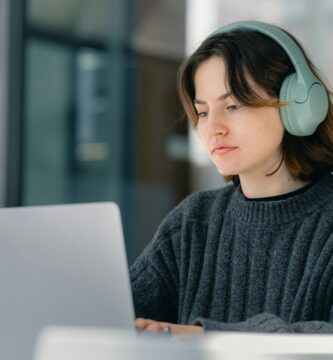 A business owner practicing cognitive learning