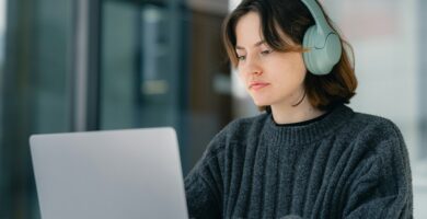 A business owner practicing cognitive learning