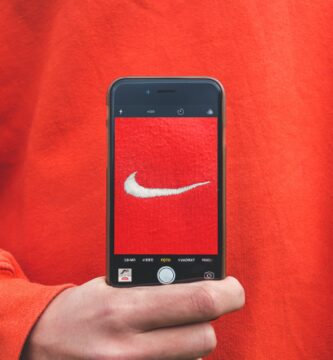 Brand identity evolution diagram showing transition from static logos to dynamic, AI-powered adaptive brand systems in 2026