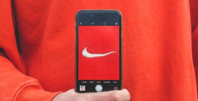 Brand identity evolution diagram showing transition from static logos to dynamic, AI-powered adaptive brand systems in 2026