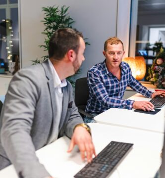 AI dashboard screenshot segmenting tech buyer personas in real time