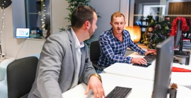 AI dashboard screenshot segmenting tech buyer personas in real time